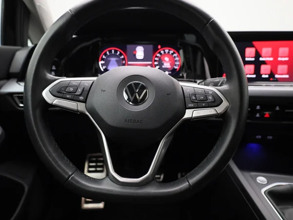 Volkswagen Golf (2022) — foto 43 van 45