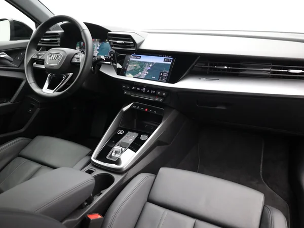 AUDI A3 Sportback (2024) — foto 14 van 20