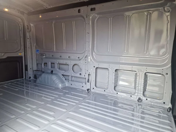 Ford Transit — foto 12 van 16