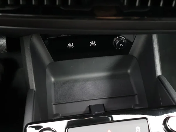 Audi Q6 e-tron (2025) — foto 9 van 24