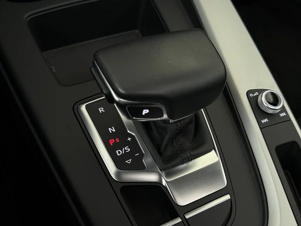 AUDI A4 (2022) — foto 4 van 31