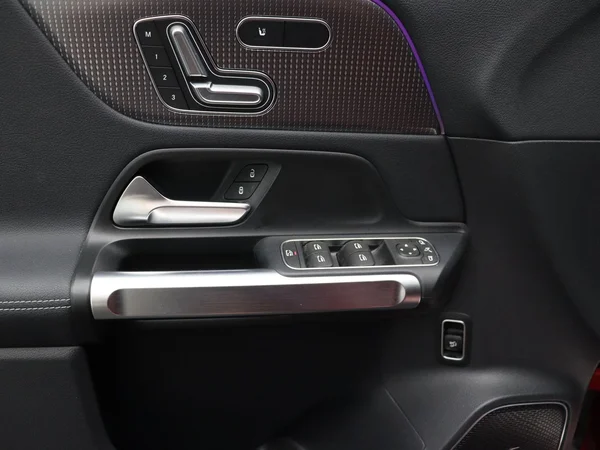 Mercedes-Benz EQB (2023) — foto 28 van 29