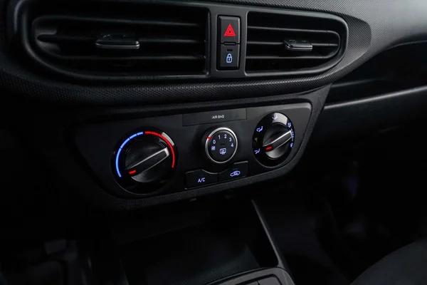 Hyundai i10 (2023) — foto 18 van 51