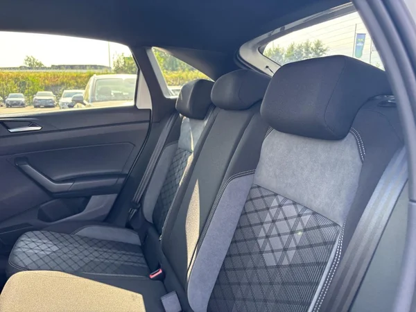 VOLKSWAGEN Taigo (2024) — foto 15 van 22