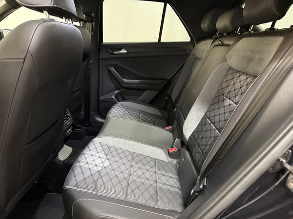 Volkswagen T-Roc (2023) — foto 20 van 30