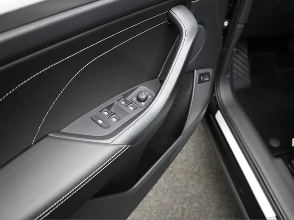 SKODA Kodiaq (2022) — foto 6 van 22