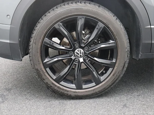VOLKSWAGEN T-Roc (2023) — foto 9 van 17