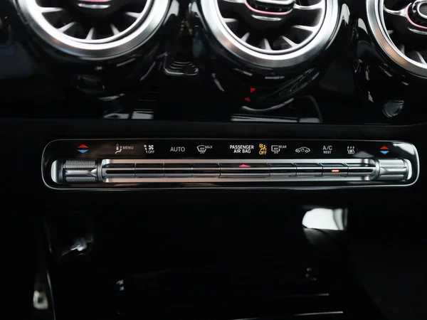 Mercedes-Benz CLA (2022) — foto 10 van 45
