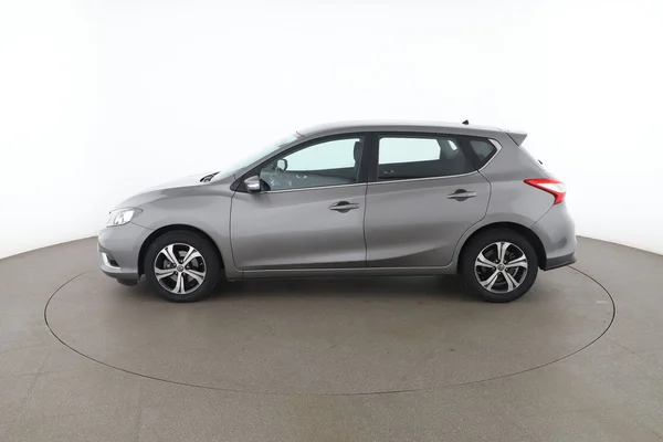 Nissan Pulsar (2015) — foto 9 van 16