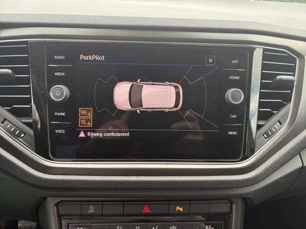 VOLKSWAGEN T-Roc (2020) — foto 7 van 21