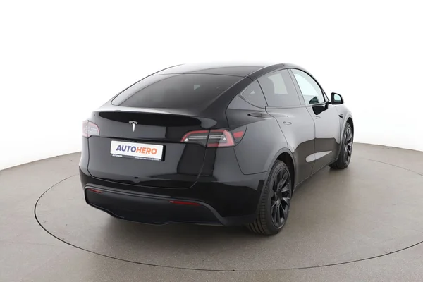 Tesla Model (2023) — foto 13 van 17