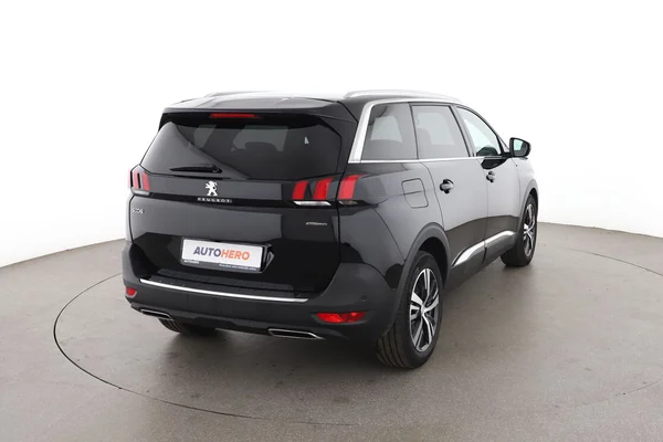 Peugeot 5008 (2020) — foto 12 van 16