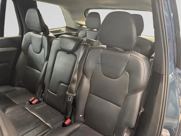 VOLVO XC90 PHEV (2021) — foto 10 van 24