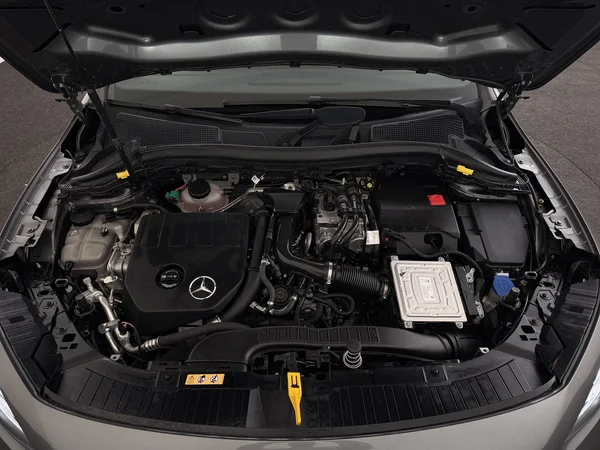 MERCEDES GLA 250 (2022) — foto 6 van 31