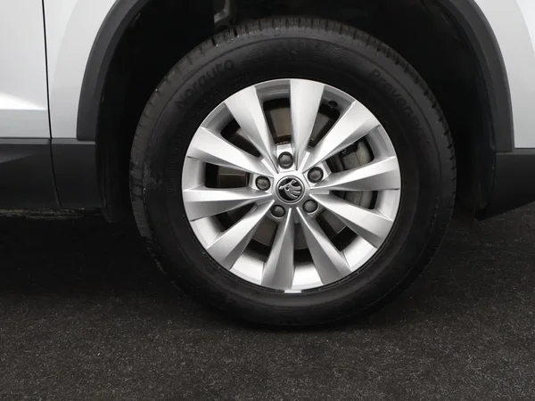Škoda Karoq (2023) — foto 25 van 30