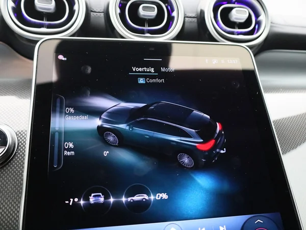 Mercedes-Benz GLC (2025) — foto 21 van 45
