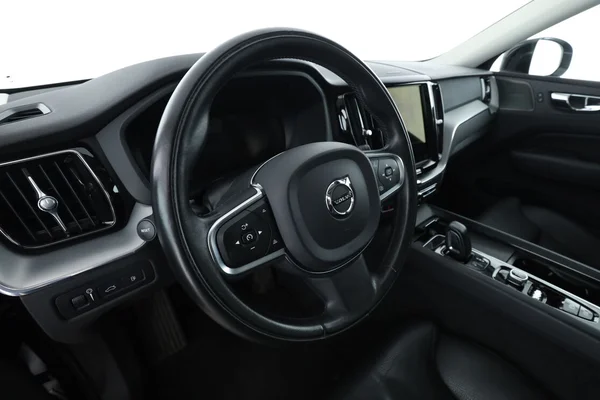 Volvo XC60 (2020) — foto 2 van 16