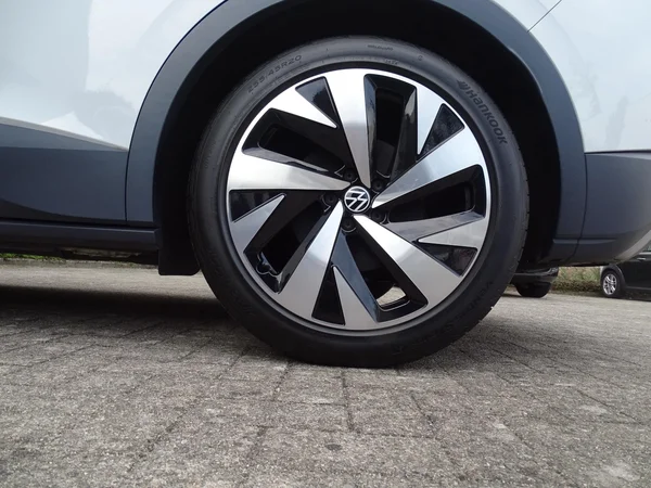 Volkswagen ID.4 (2021) — foto 3 van 26