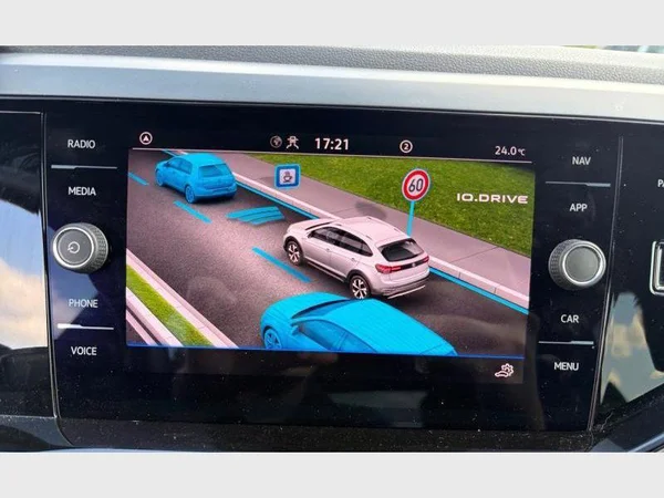 Volkswagen Taigo (2023) — foto 9 van 20