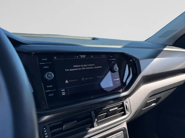 VOLKSWAGEN T-Cross (2023) — foto 14 van 16