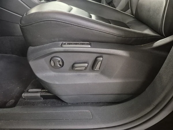 Volkswagen Tiguan (2018) — foto 7 van 23