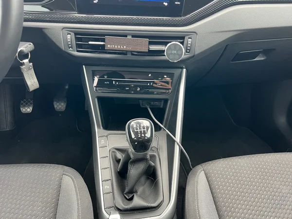 VOLKSWAGEN Taigo (2022) — foto 2 van 18