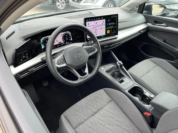VOLKSWAGEN Golf VIII SW (2024) — foto 20 van 22