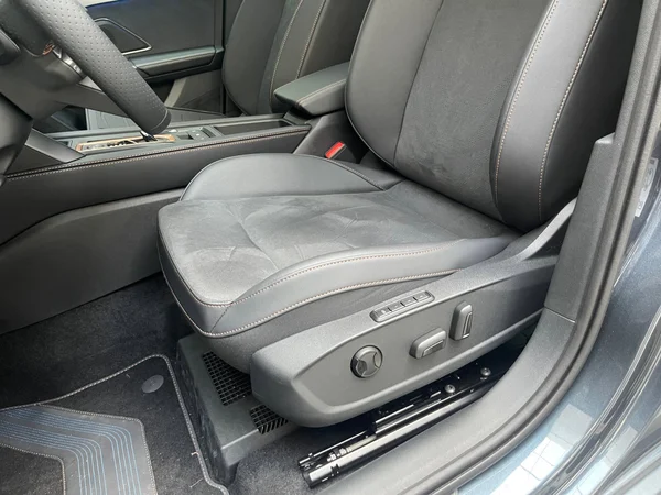 CUPRA Leon ST e-Hybrid (PHEV) (2025) — foto 5 van 14