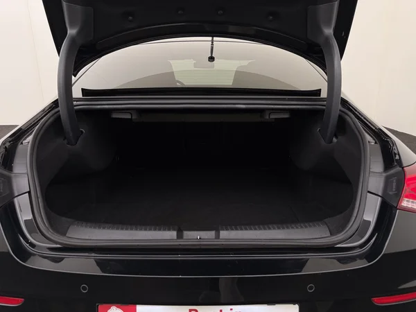 MERCEDES CLA 180 (2019) — foto 8 van 26