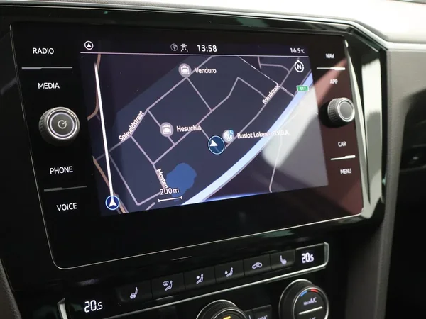 Volkswagen Passat (2020) — foto 9 van 23