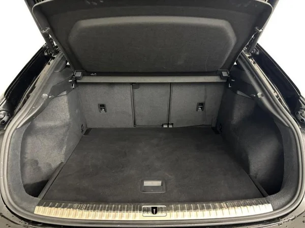 Audi Q3 (2022) — foto 34 van 35