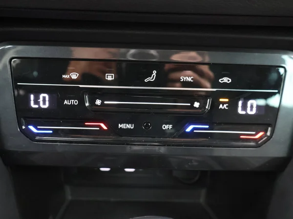 VOLKSWAGEN Tiguan eHybrid (PHEV) (2022) — foto 13 van 26