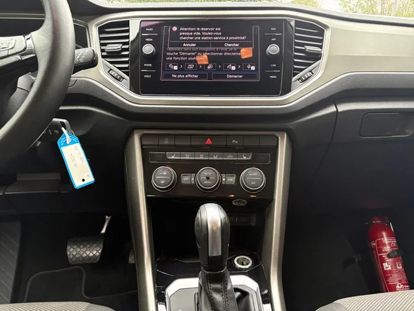 VOLKSWAGEN T-Roc (2021) — foto 3 van 24