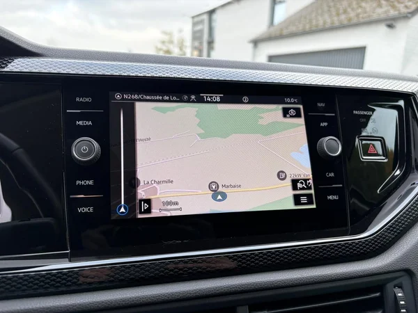 VOLKSWAGEN Polo (2022) — foto 8 van 21