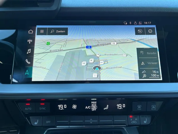 AUDI A3 Sportback (2023) — foto 4 van 22