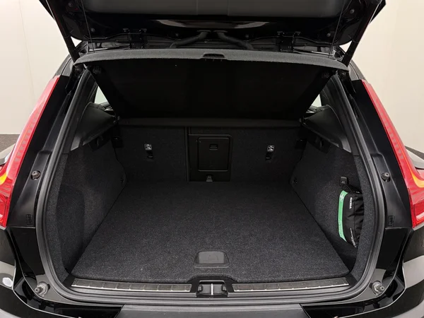 VOLVO XC40 (2022) — foto 8 van 34