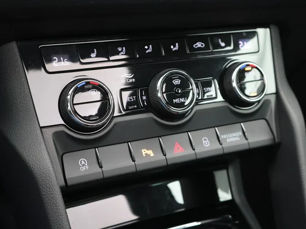 Škoda Kodiaq (2022) — foto 8 van 26
