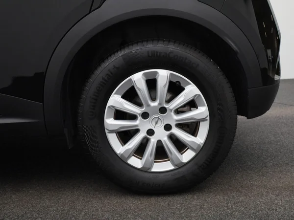 Opel Mokka-e (2023) — foto 5 van 36