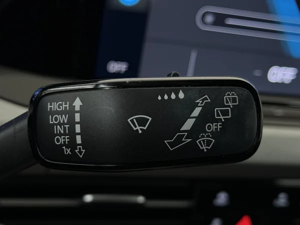 VOLKSWAGEN Golf Variant (2022) — foto 17 van 28