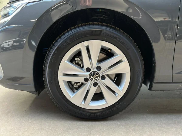VOLKSWAGEN Golf VII SW (2025) — foto 16 van 24