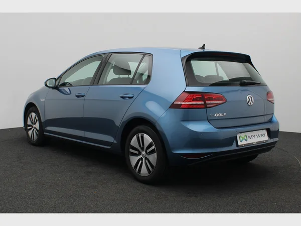 VOLKSWAGEN e-Golf (2016) — foto 19 van 24