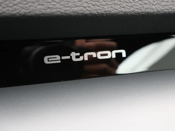 Audi e-tron (2022) — foto 18 van 27