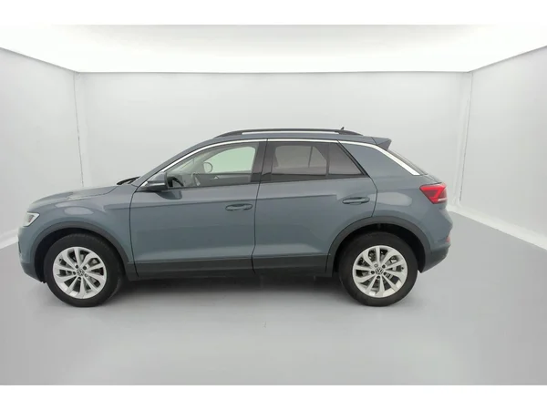 VOLKSWAGEN T-Roc (2024) — foto 21 van 36
