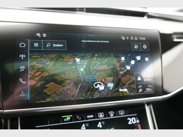 AUDI A8 Long PHEV (2024) — foto 36 van 43