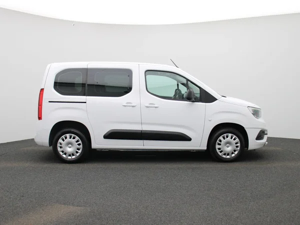 Opel Combo Life (2023) — foto 27 van 30