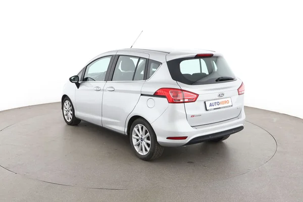 Ford B-Max (2017) — foto 10 van 16