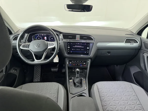 VOLKSWAGEN Tiguan (2022) — foto 29 van 29
