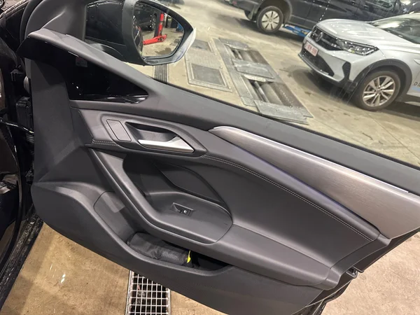 AUDI A6 Avant e-tron (2025) — foto 10 van 23