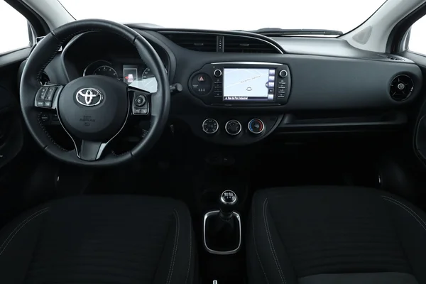Toyota Yaris (2017) — foto 3 van 16