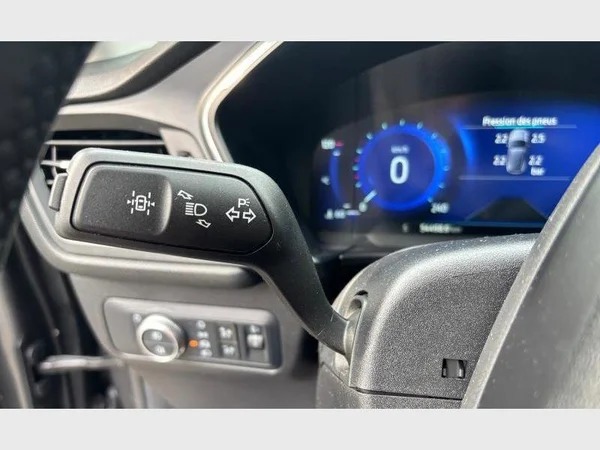 Ford Kuga (2022) — foto 8 van 26